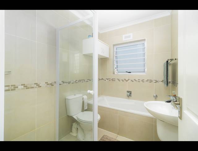 3 BEDROOM FREESTANDING TO LET IN SUNNINGDALE